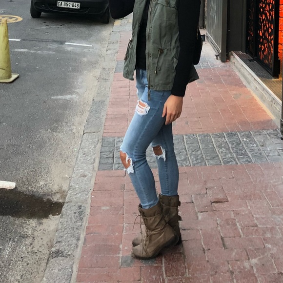 American Eagle high waisted jeans 4R - Picture 4 of 4